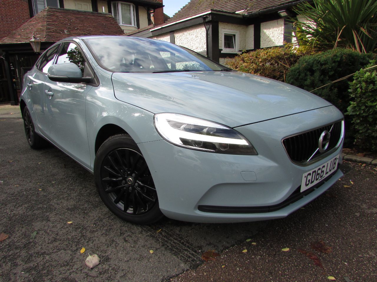 2016 Volvo V40